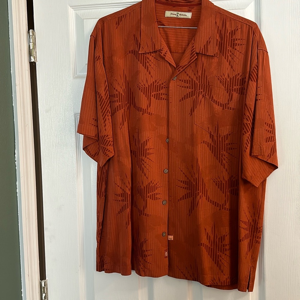Tommy Bahama XL Hawaiian shirt